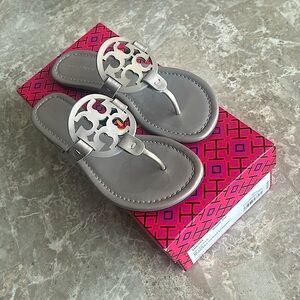 Tory Burch Miller thong patent leather sandal (mauve)